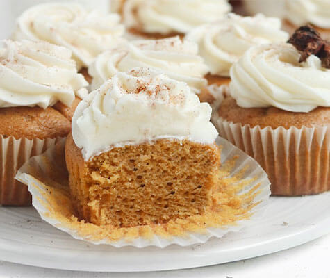 Chai Frosted Pumpkin Spice Cupcakes