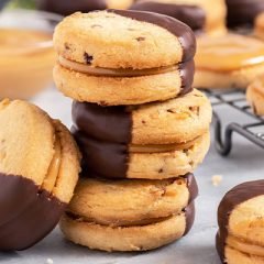 Pecan Shortbread Cookie Sandwiches